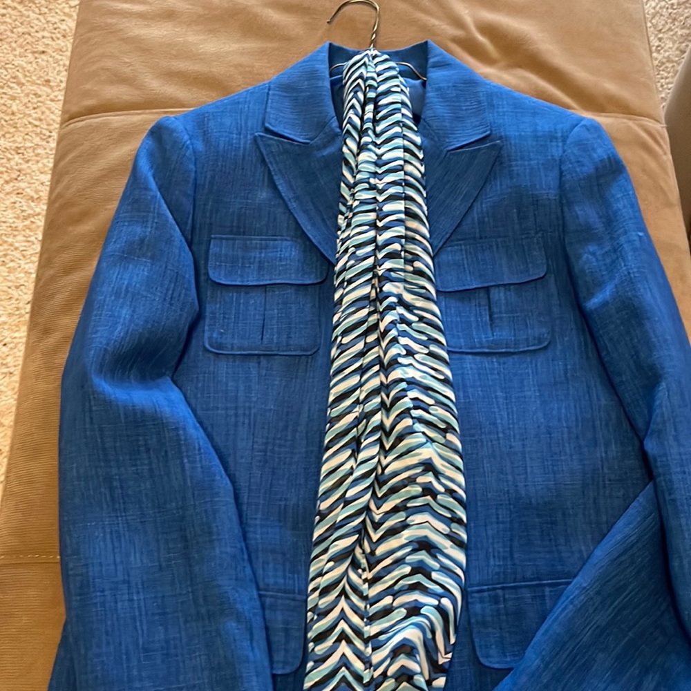 Like new! Blue pant suit - Picture 2 of 6